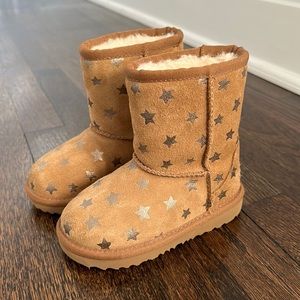 Uggs with stars